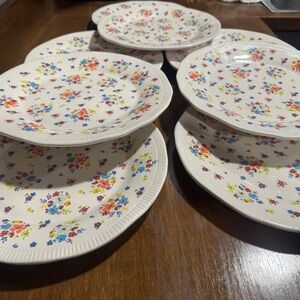 Set of 8 Gibson Floral Ceramic Dinner Plate Set - Multi-Color Pattern